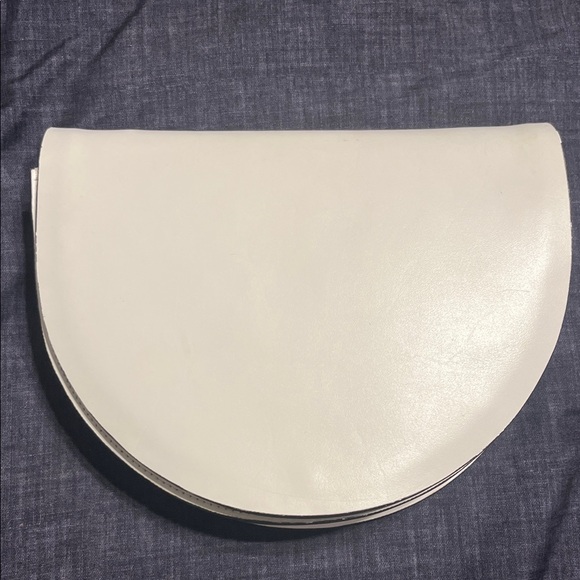 Kate Spade Cream Crossbody Bag with Grid Interior - Picture 8 of 8